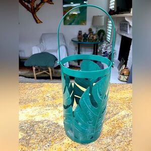 💜💜 Teal Leaf Cutout Metal Lantern